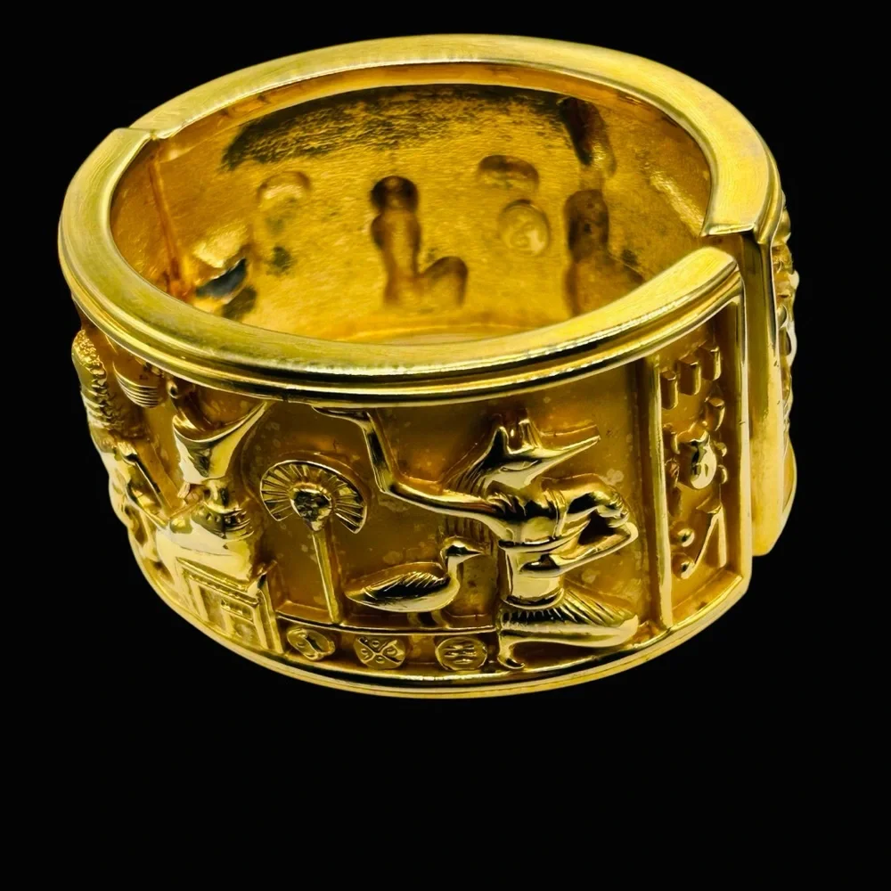 Elizabeth Taylor for Avon Egyptian Cuff Bracelet Original Box